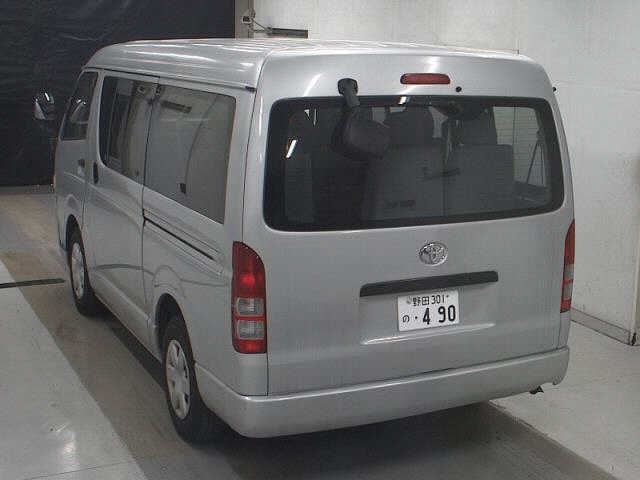 TOYOTA HIACE