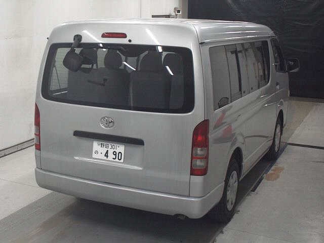 TOYOTA HIACE