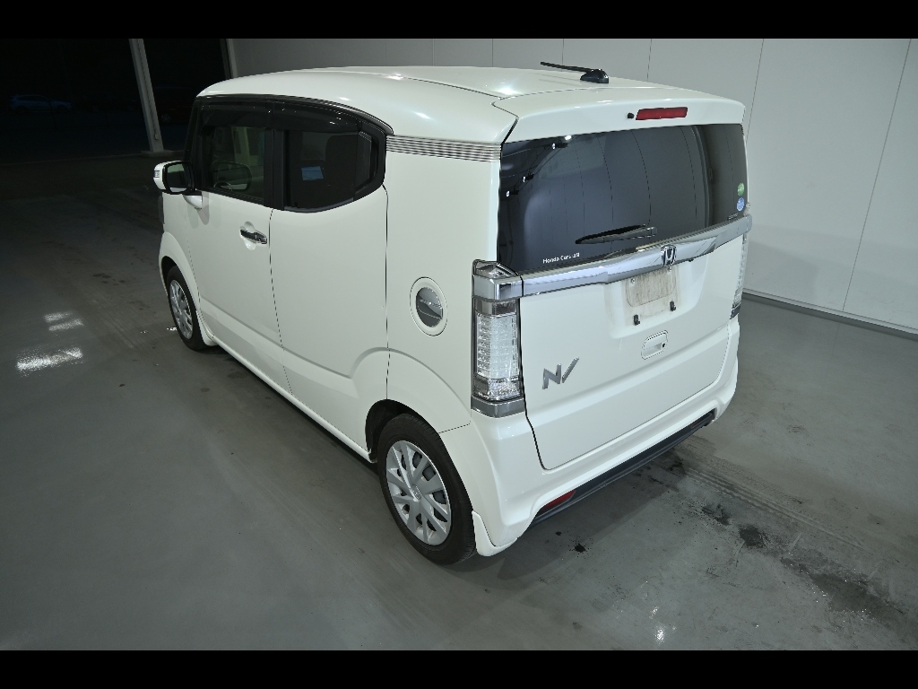 HONDA N-BOX SLASH