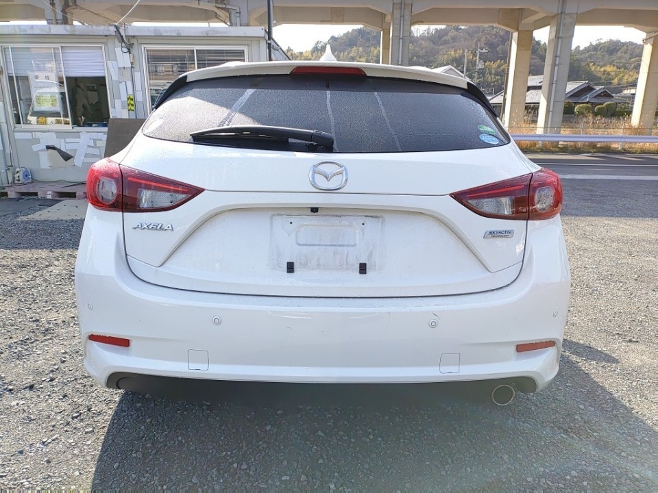 MAZDA AXELA