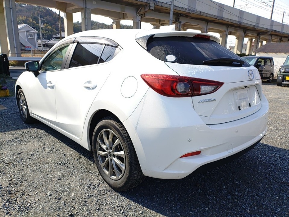 MAZDA AXELA