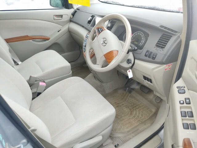 TOYOTA ISIS