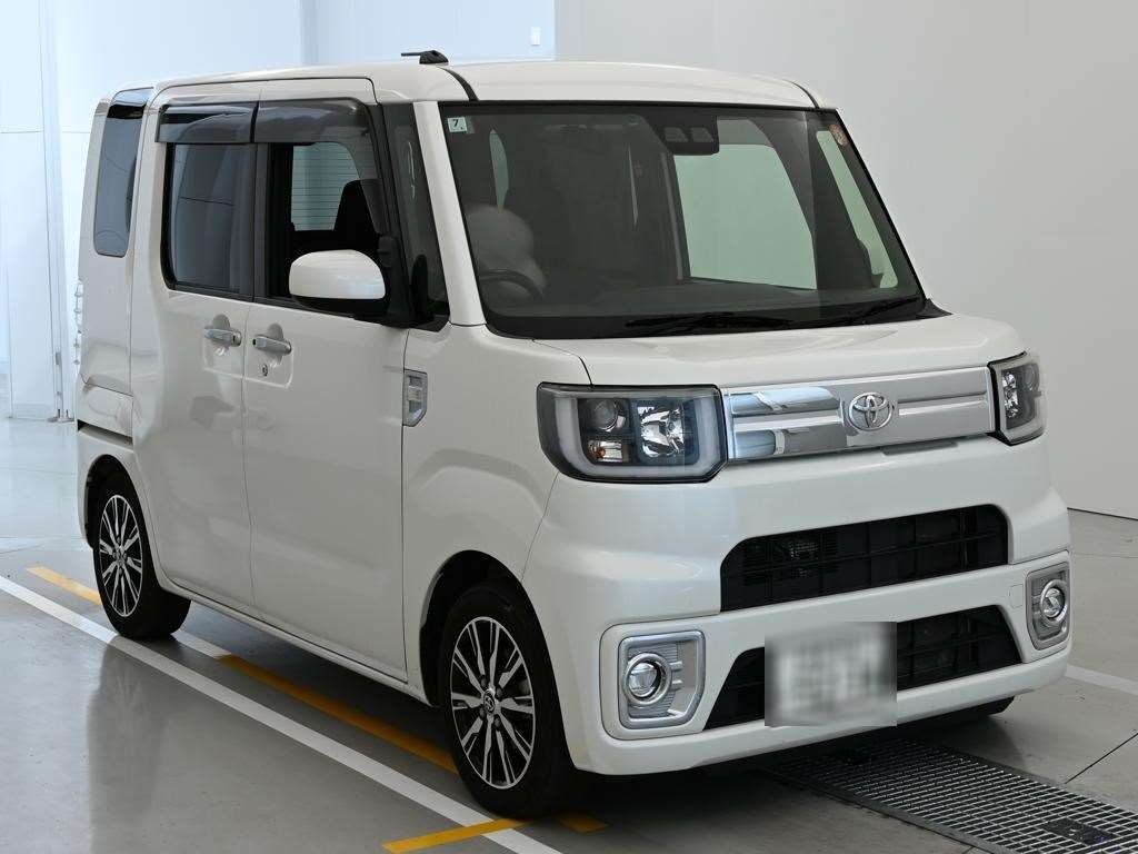 TOYOTA PIXIS MEGA