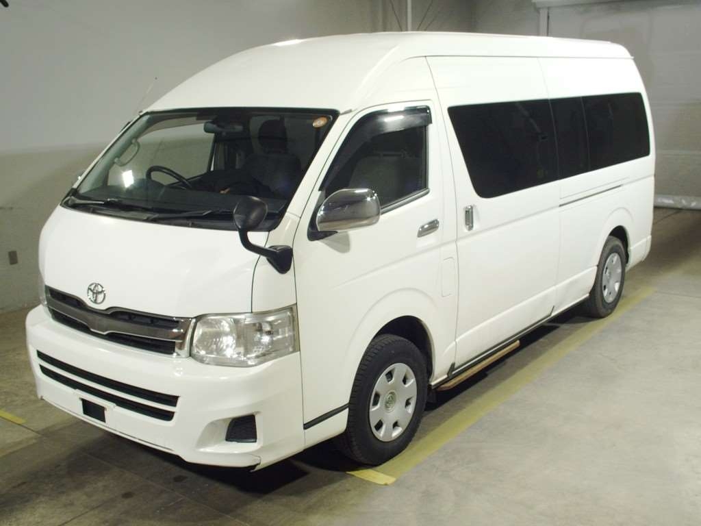 TOYOTA HIACE