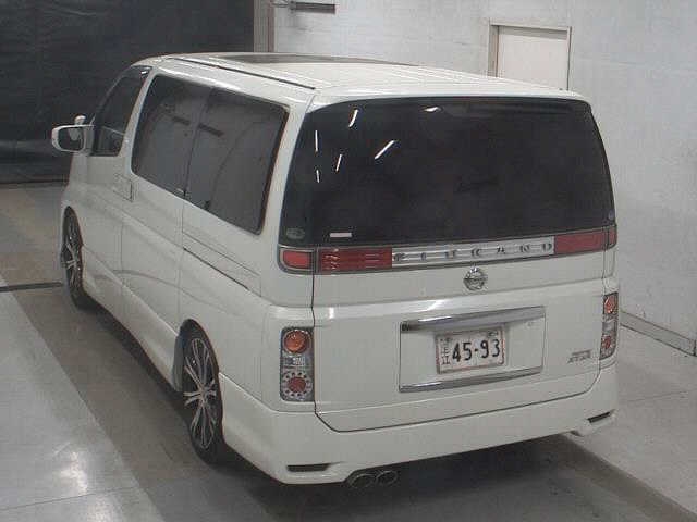 NISSAN ELGRAND