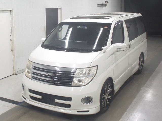 NISSAN ELGRAND