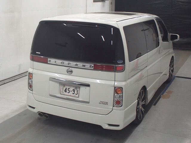 NISSAN ELGRAND