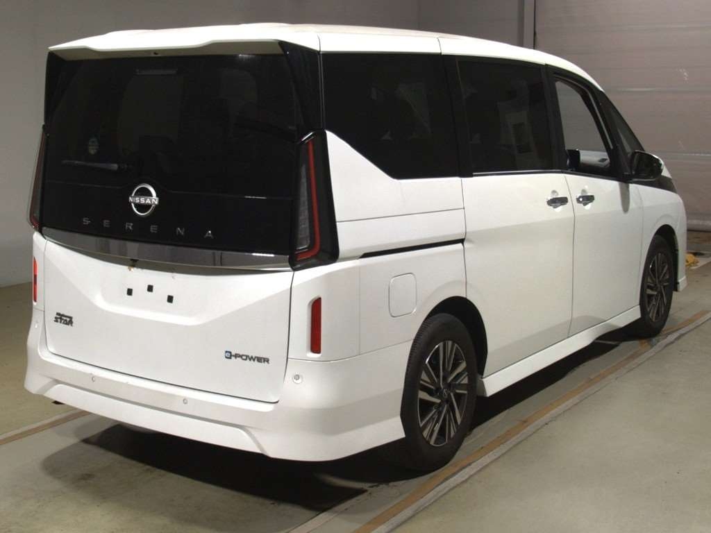 NISSAN SERENA