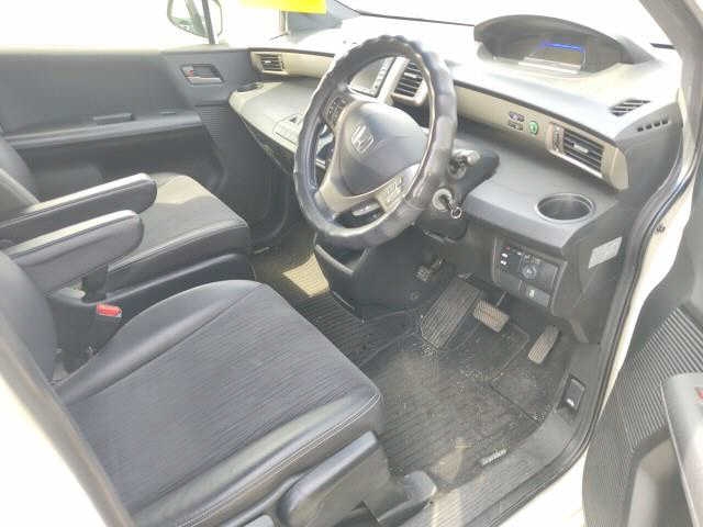 HONDA FREED SPIKE