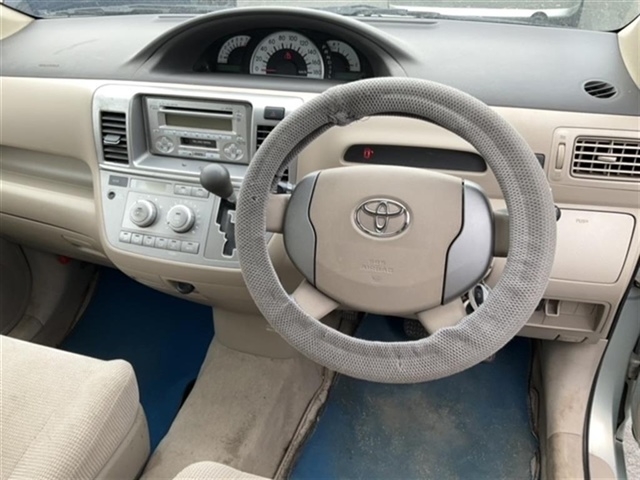 TOYOTA RAUM