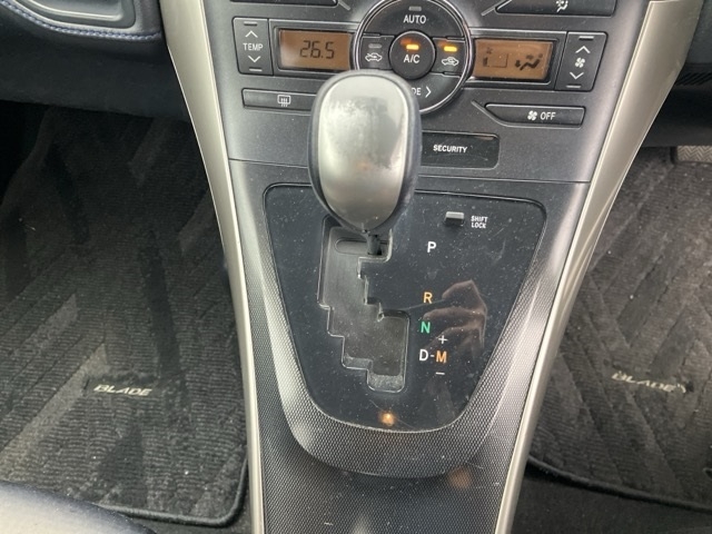 TOYOTA BLADE