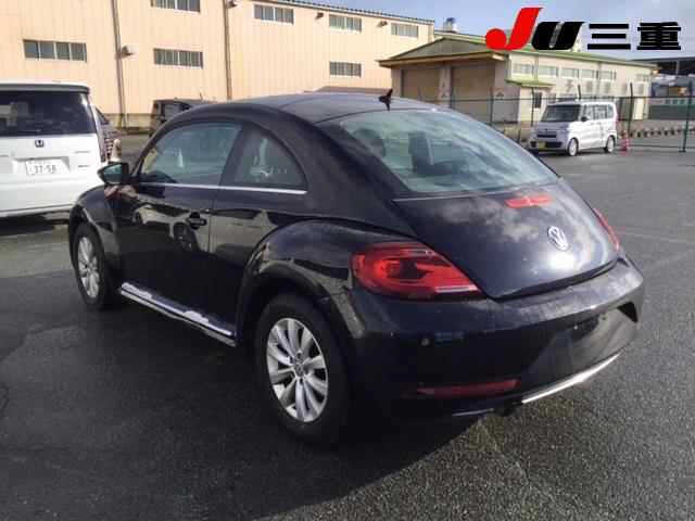 VOLKSWAGEN BEETLE