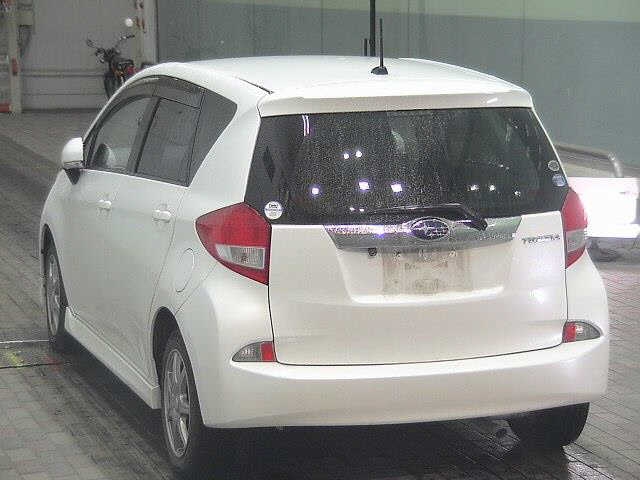 SUBARU TREZIA