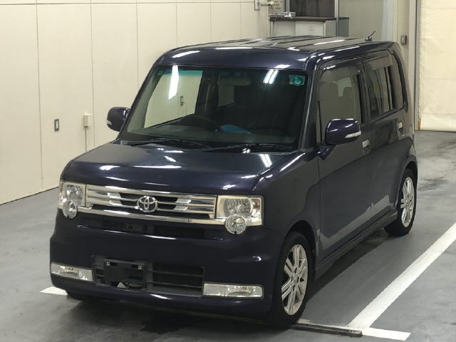 TOYOTA PIXIS SPACE