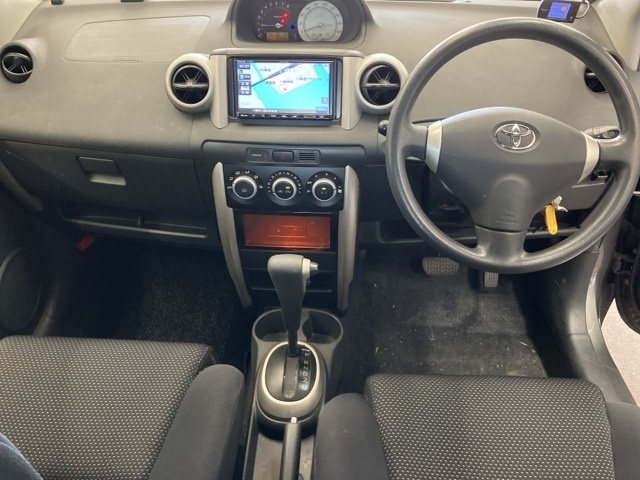 TOYOTA IST