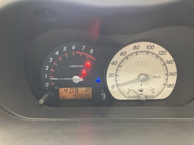 TOYOTA IST