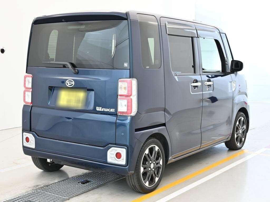DAIHATSU WAKE