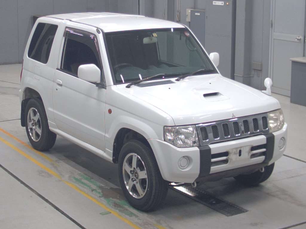 MITSUBISHI PAJERO MINI