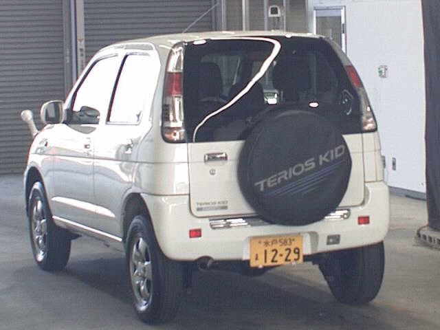 DAIHATSU TERIOS KID