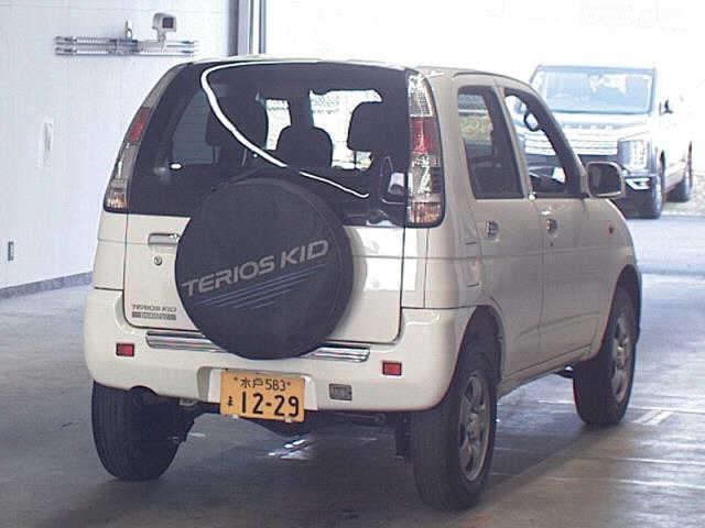 DAIHATSU TERIOS KID
