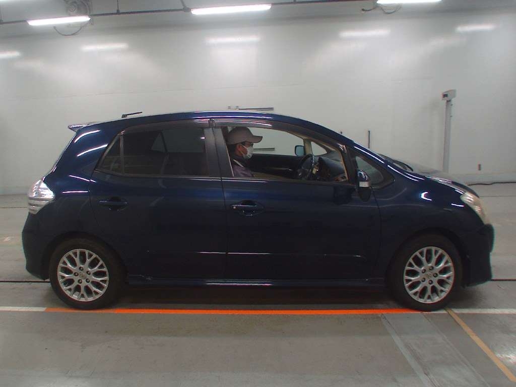 TOYOTA BLADE