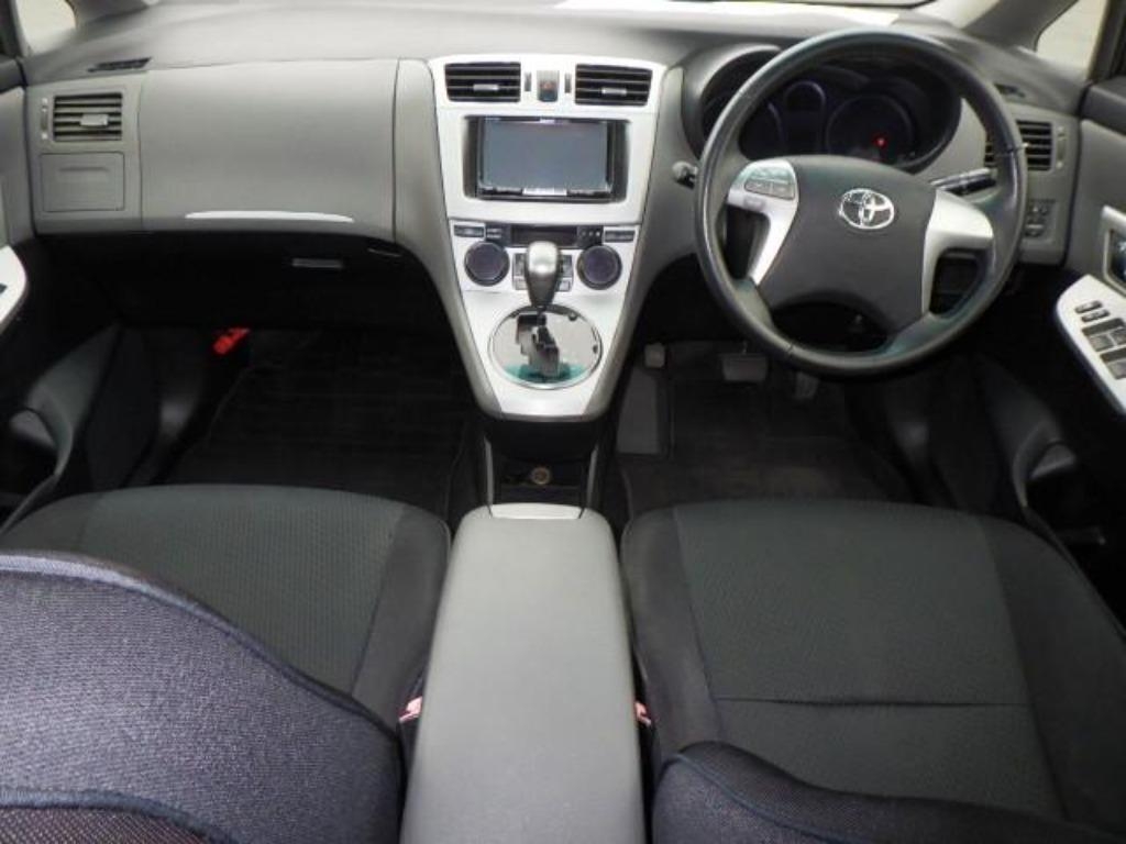 TOYOTA MARK X ZIO