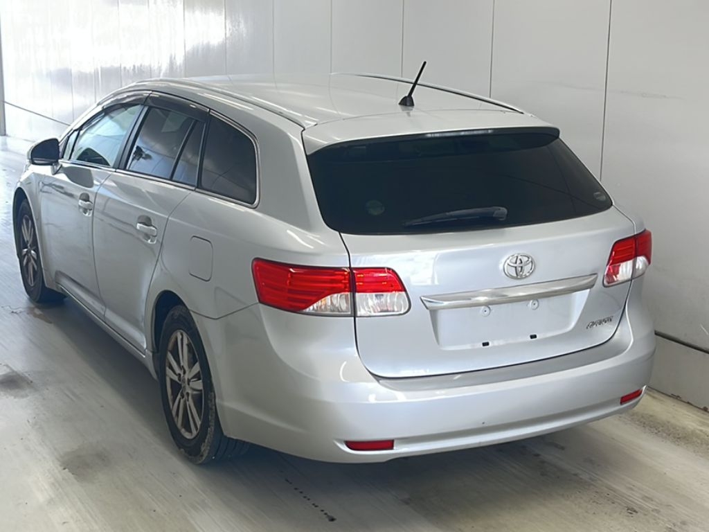 TOYOTA AVENSIS