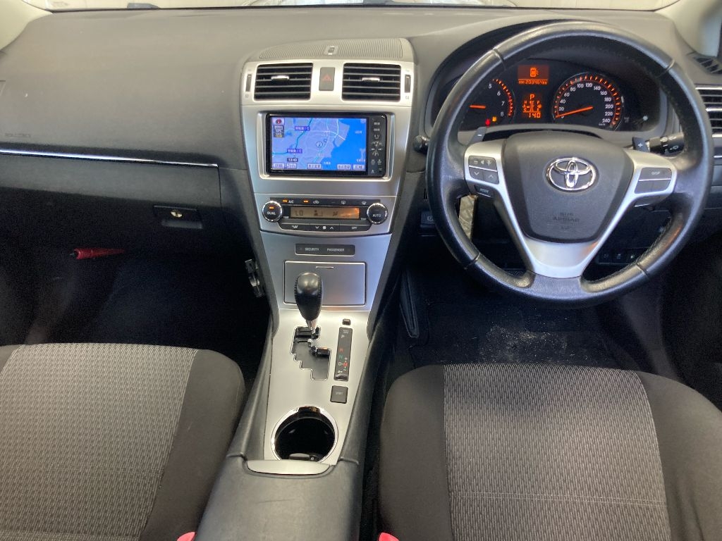 TOYOTA AVENSIS