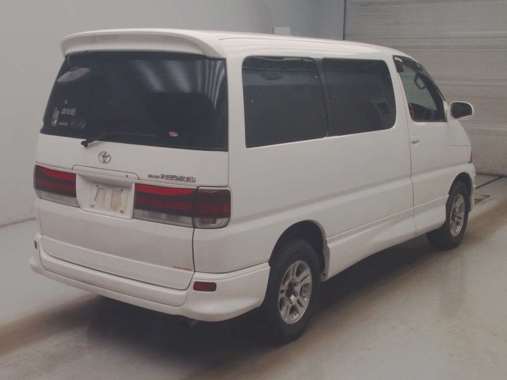 TOYOTA HIACE REGIUS