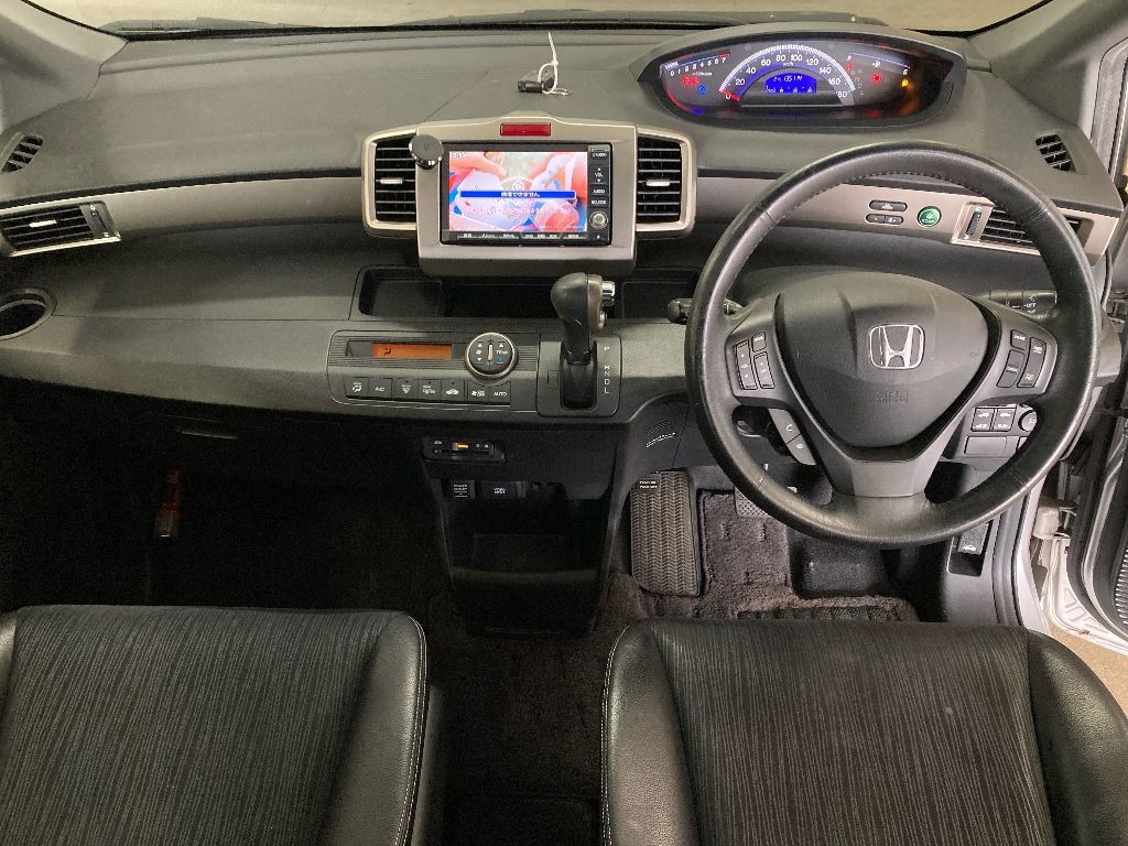 HONDA FREED SPIKE