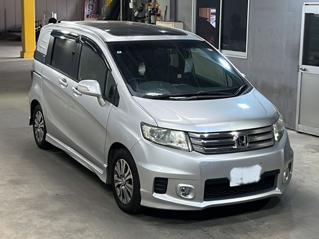 HONDA FREED SPIKE