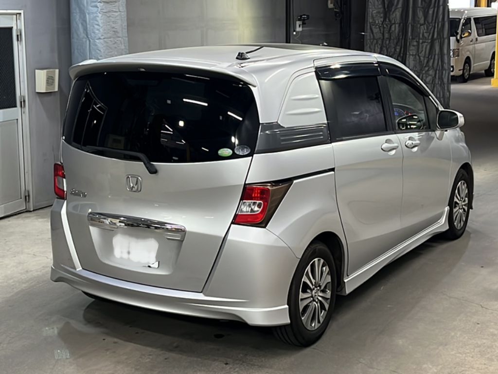 HONDA FREED SPIKE
