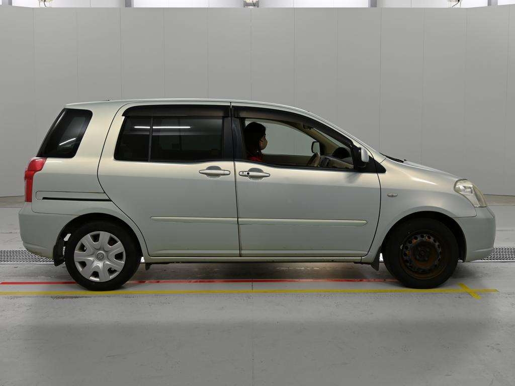 TOYOTA RAUM