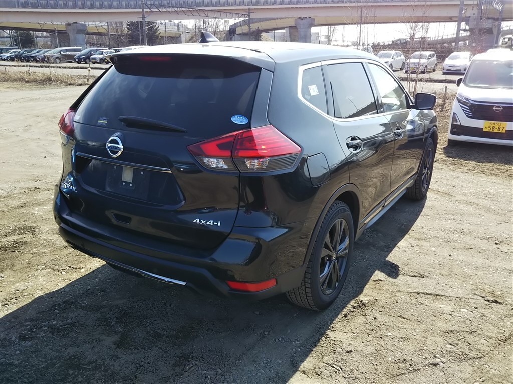 NISSAN X-TRAIL