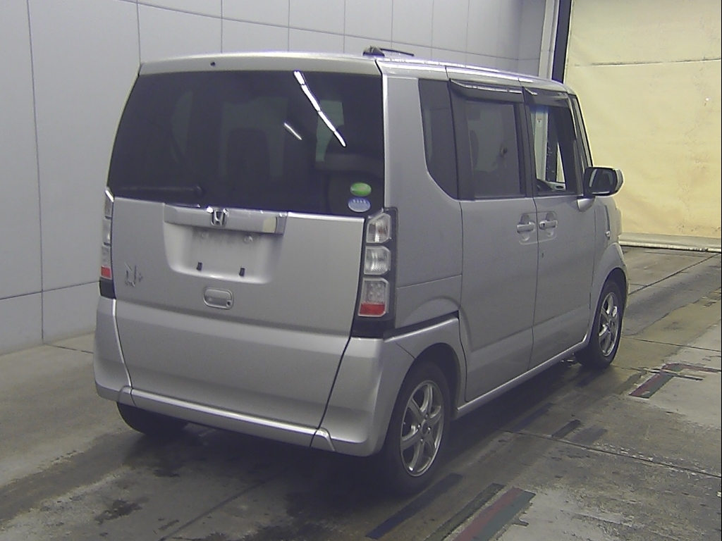 HONDA N-BOX+