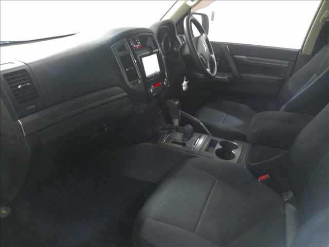 MITSUBISHI PAJERO