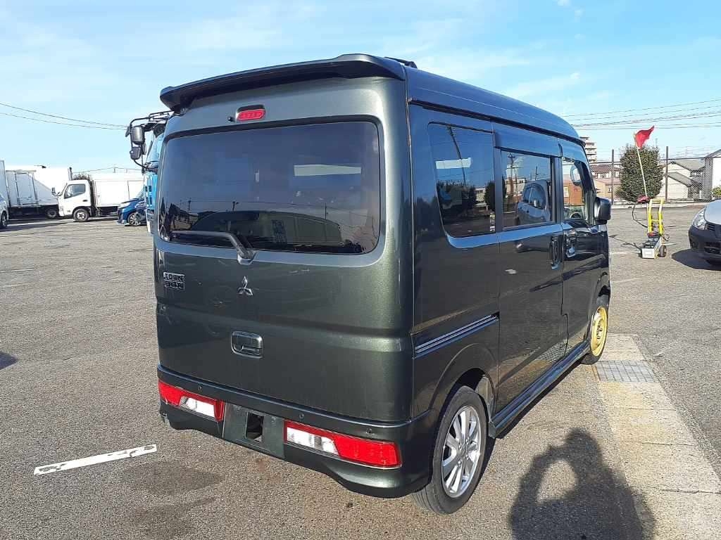 MITSUBISHI TOWN BOX