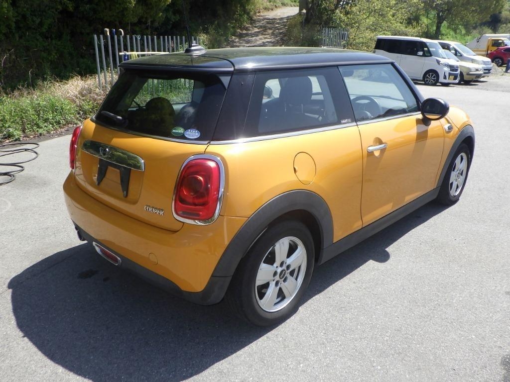 MINI HATCH