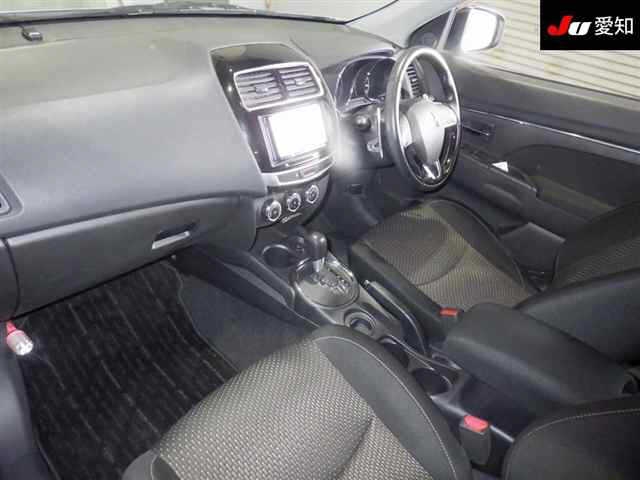 MITSUBISHI RVR