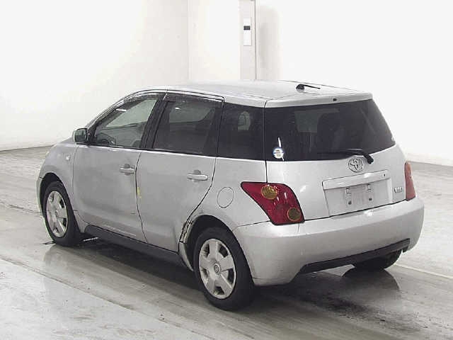 TOYOTA IST