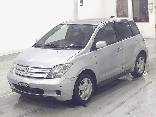 TOYOTA IST