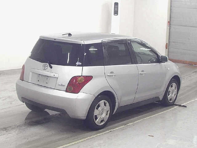 TOYOTA IST