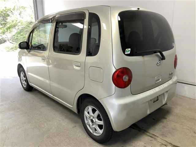 DAIHATSU MOVE LATTE