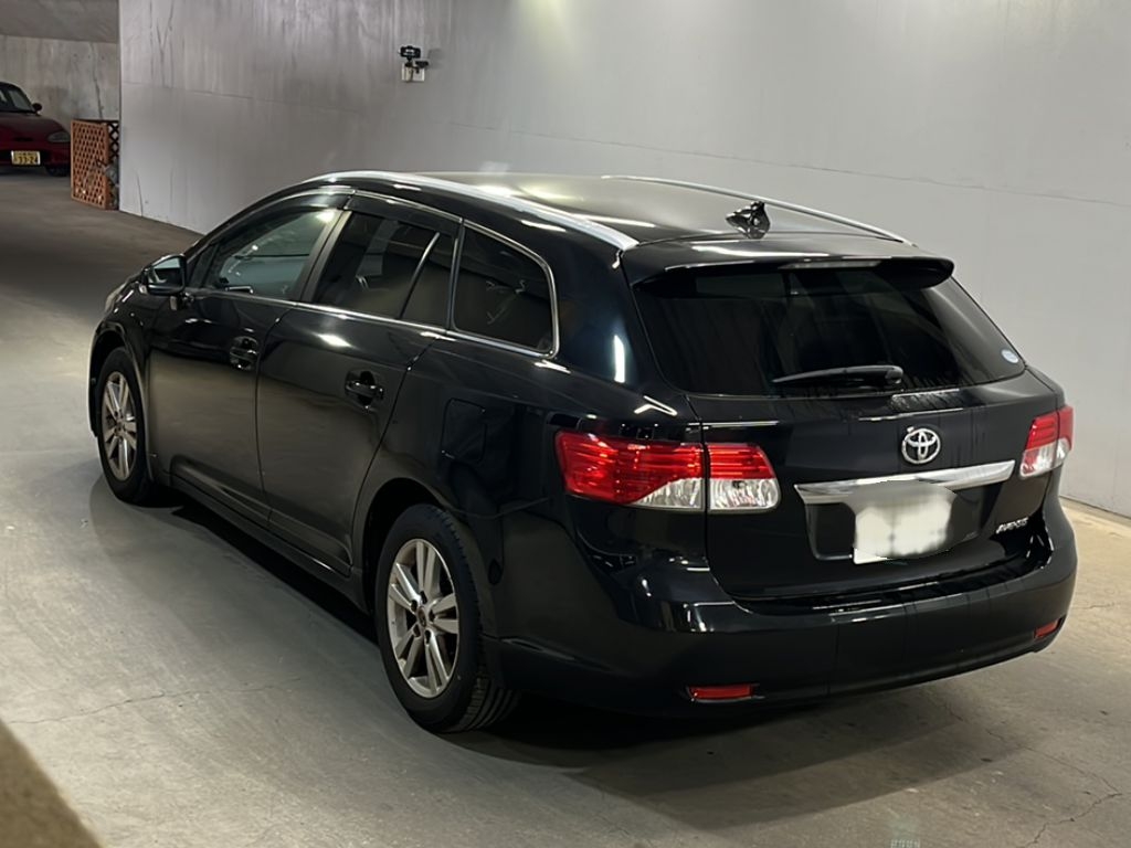 TOYOTA AVENSIS