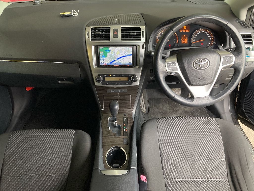 TOYOTA AVENSIS