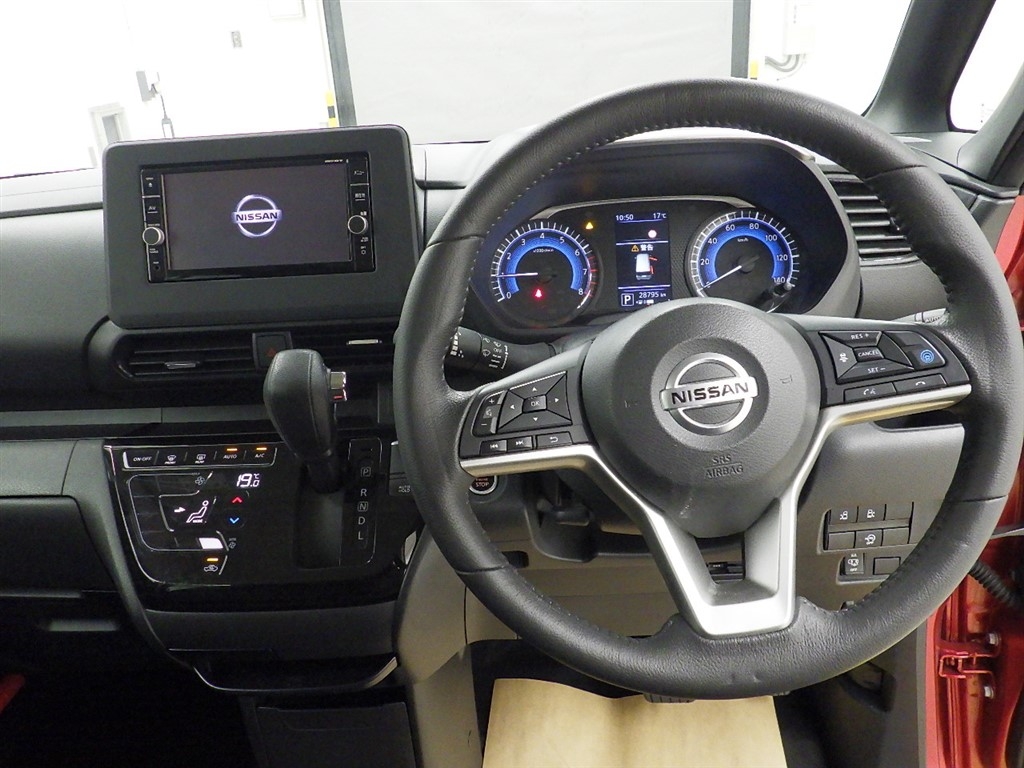 NISSAN ROOX