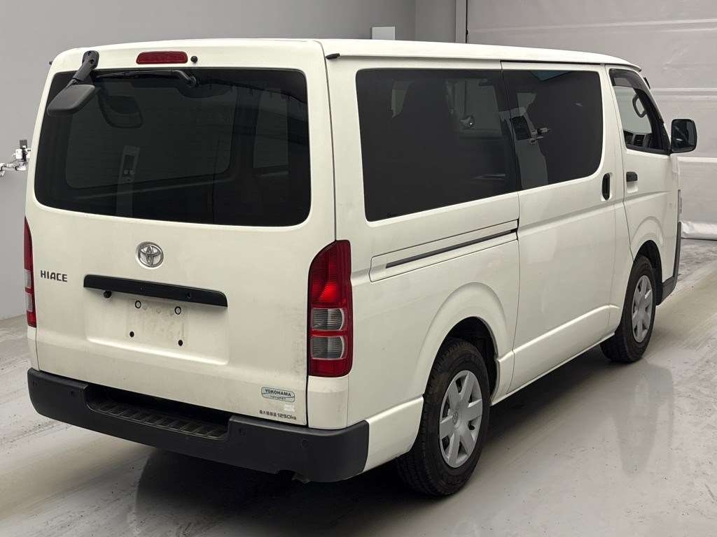 TOYOTA REGIUS ACE