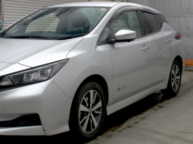 NISSAN LEAF