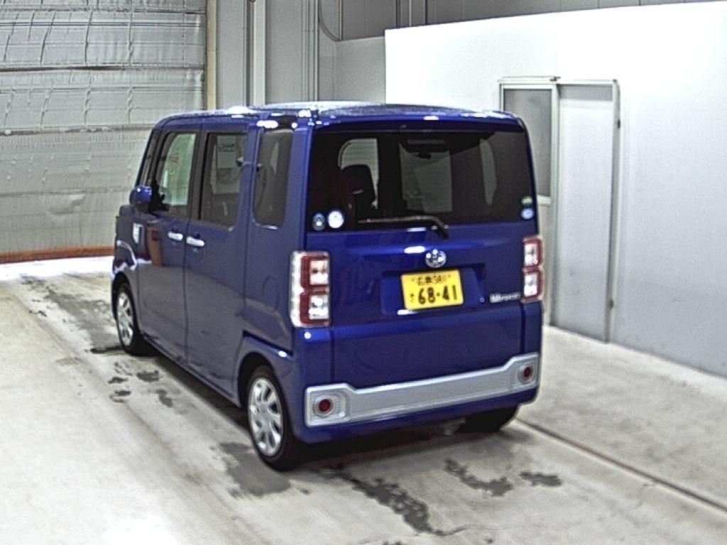 DAIHATSU WAKE