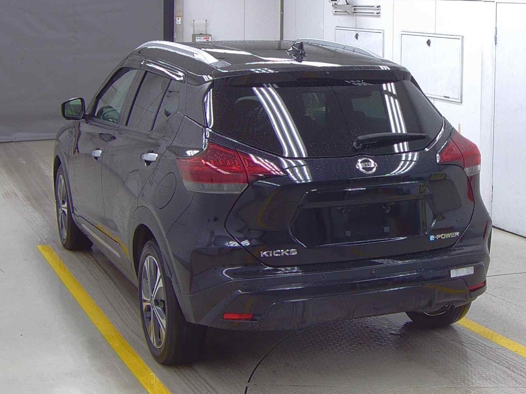 NISSAN KICKS